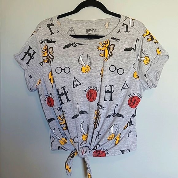 Warner Bros. Tops - Harry Potter crop top